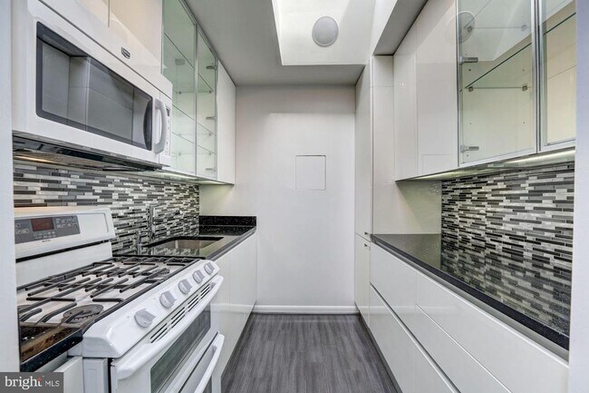 Photo - 2711 Ordway St NW Unit 310