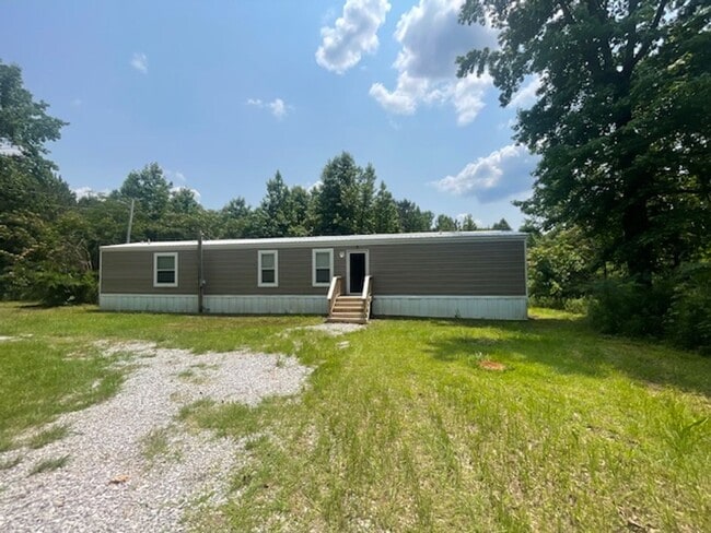 Renovated 3 Bedroom 2 Bath Trailer for Rent! - Renovated 3 Bedroom 2 Bath Trailer for Rent! House