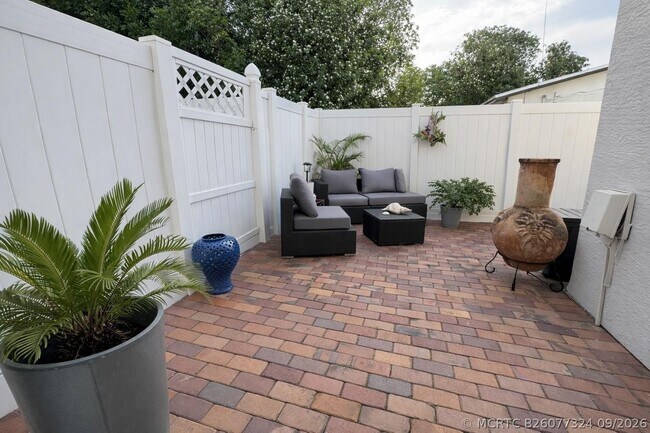 303 SE 22nd St