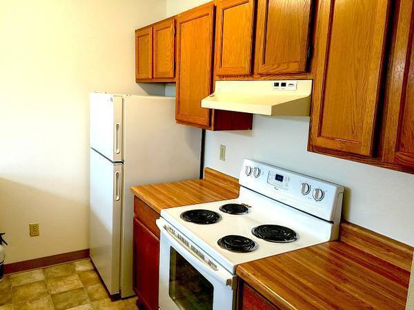 Photo - Great Sunny upstairs 2bed with washer&dryer