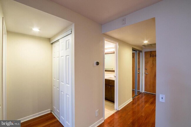 Photo - 301 Race St Unit 520