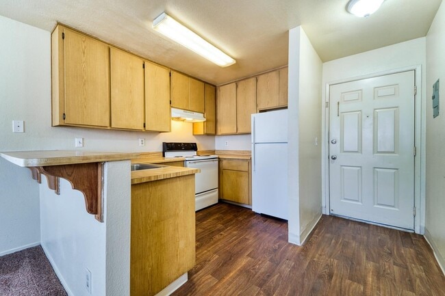 Ramirez Court Apartments