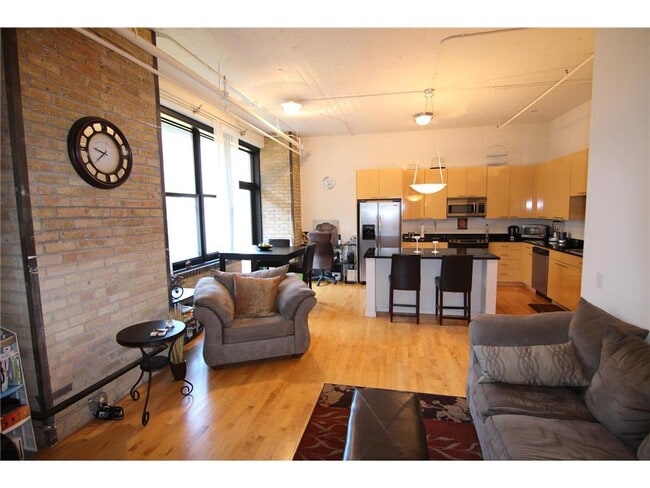 Building Photo - 290 Market St Unit 412