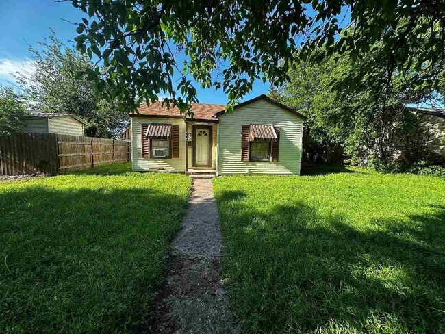 Photo - 712 W Omega St House