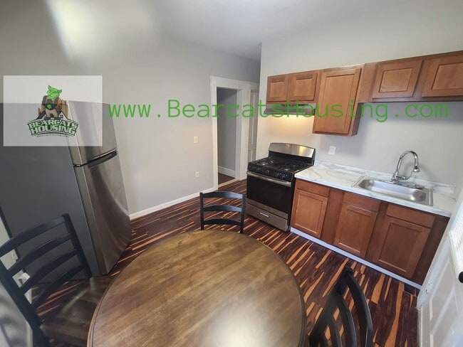 Photo - 102 Walnut St Unit 1R