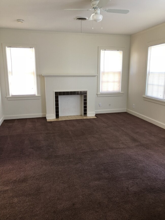 Photo - CUTE 2 BEDROOM/ 1 BATHROOM/ LARGE FENCED BACKYARD w/ STORAGE! OFF HISTORIC ROUTE 66!!!