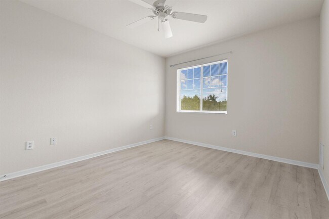 Photo - 6556 Emerald Dunes Dr Unidad 302