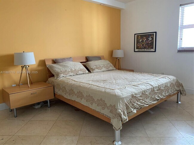 Building Photo - 185 SE 14th Terrace Unit 2201