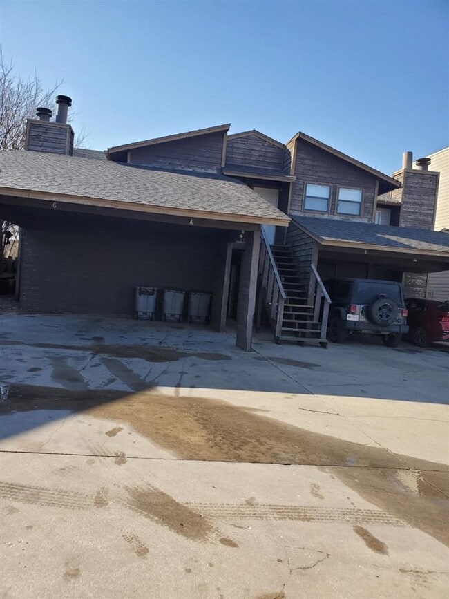 Building Photo - 4036 NW Ozmun Ave