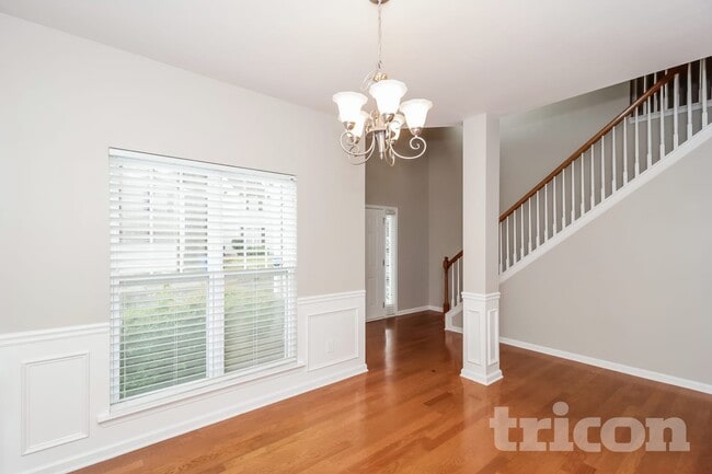Photo - 46 Crescent Woode Way