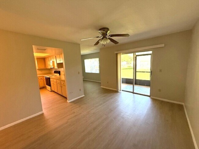 Photo - 2bedroom 2bath updated end unit condo on f... Unit A