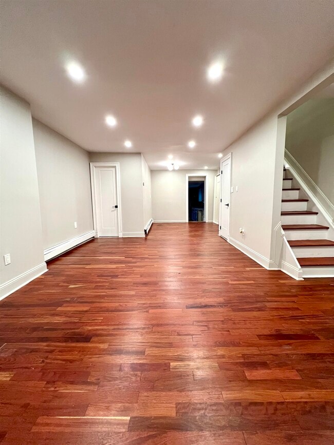 25 Whitman Ave