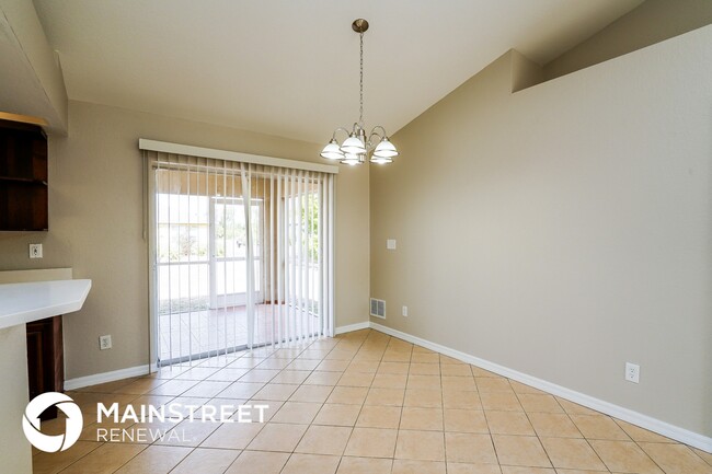 Photo - 610 NW 6th Pl