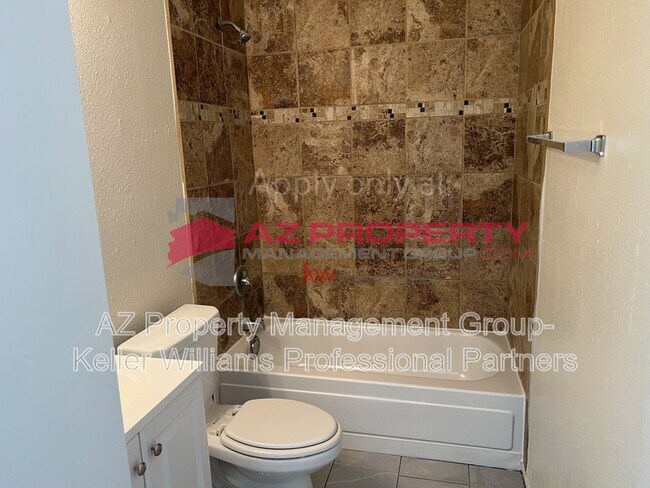 Photo - 207 S 3rd St