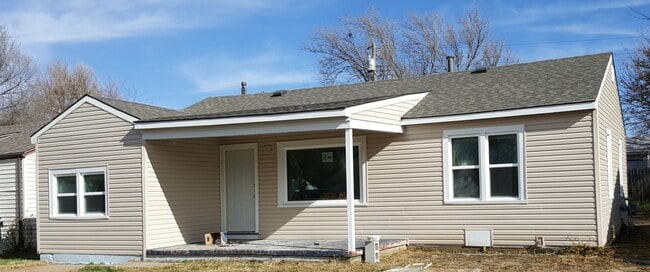 Photo - 2338 N Poplar St