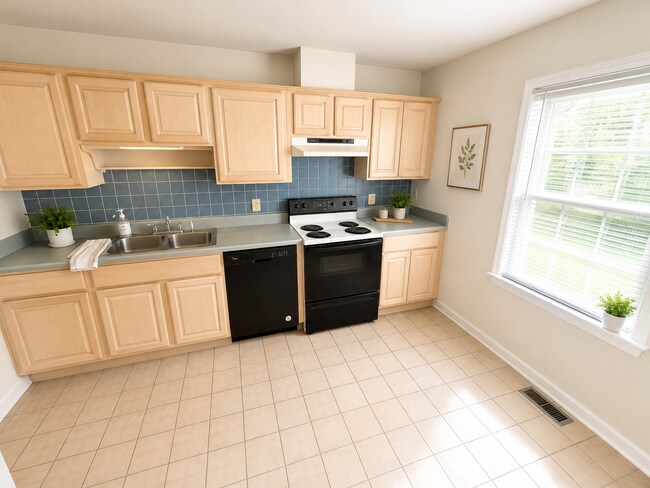 Photo - Blacksburg, 3 BR / 2.5 BA Available July 27