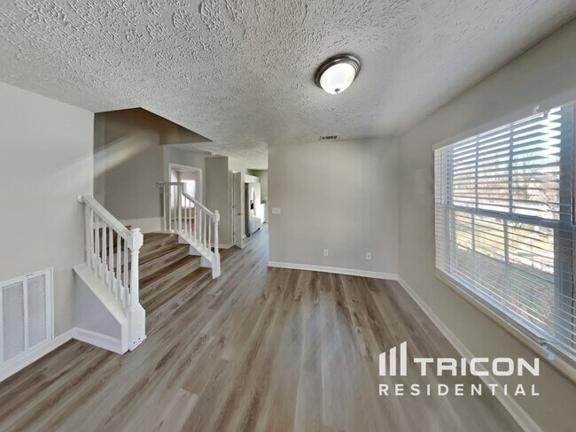 Photo - 2773 Riverbend Dr