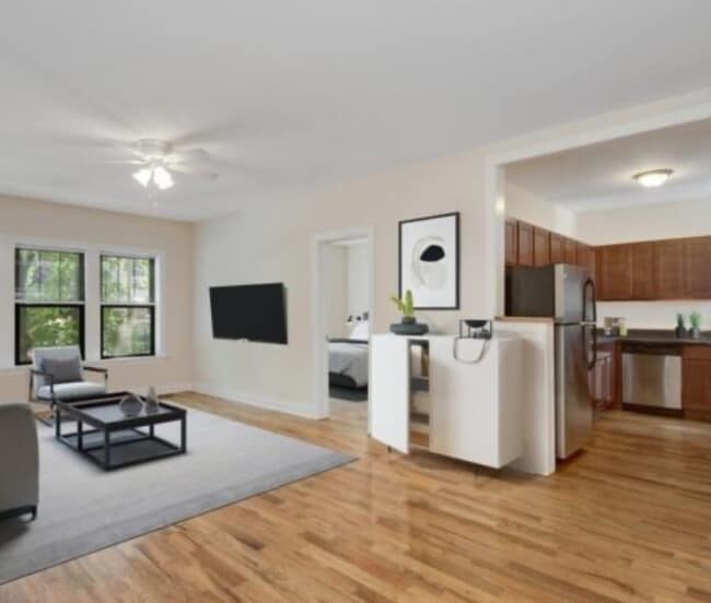 656 W Cornelia Ave Unit 8