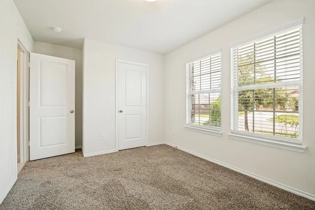 Photo - 908 Horton St
