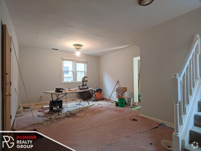 Building Photo - 1520 W Melrose St Unit 2R Rental