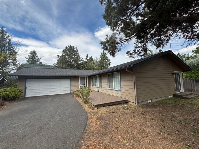 Photo - 2816 NE Lapoint Ct