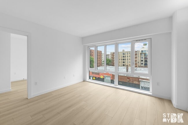 Building Photo - 227 Clarkson Ave Rental