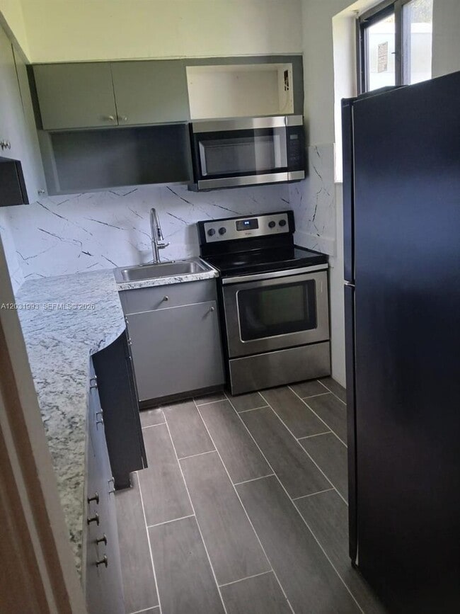 Photo - 1400 NE 148th St