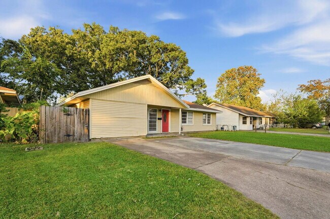 Photo - 2918 Tarpey Ave