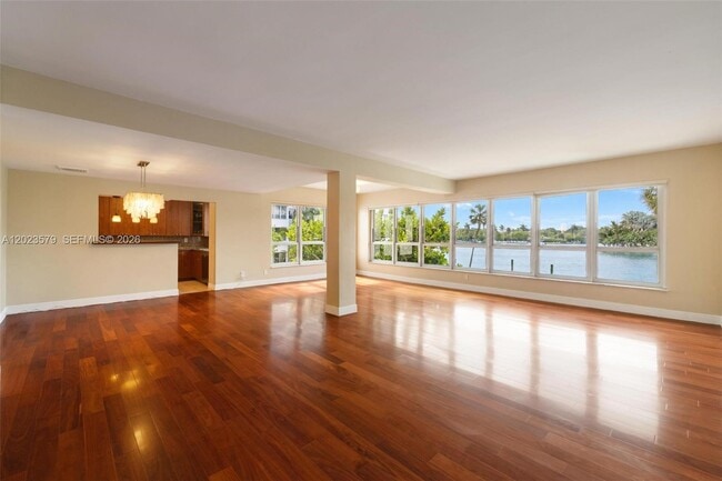 Photo - 9102 W Bay Harbor Dr Unidad 2-DW