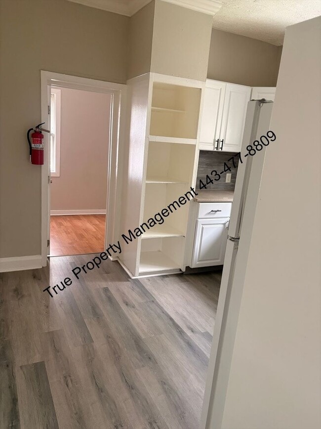 Photo - Spacious 5 Bedroom Home with Large Backyard & In-Unit Washer/Dryer