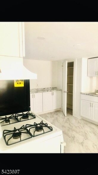 Photo - 60 E McFarlan St