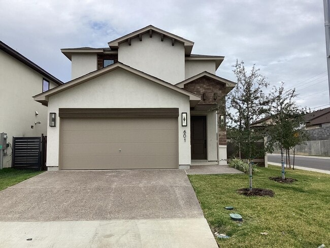 Building Photo - 601 Cata Dr