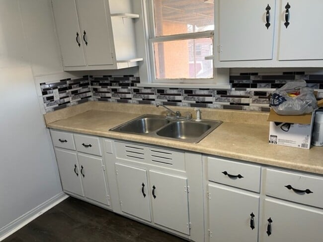 Photo - 107 N Alabama St