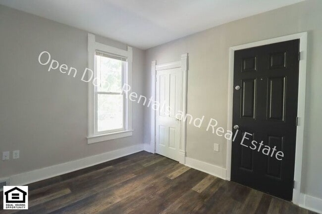 Photo - 729 Columbia Ave Unit Apt 4