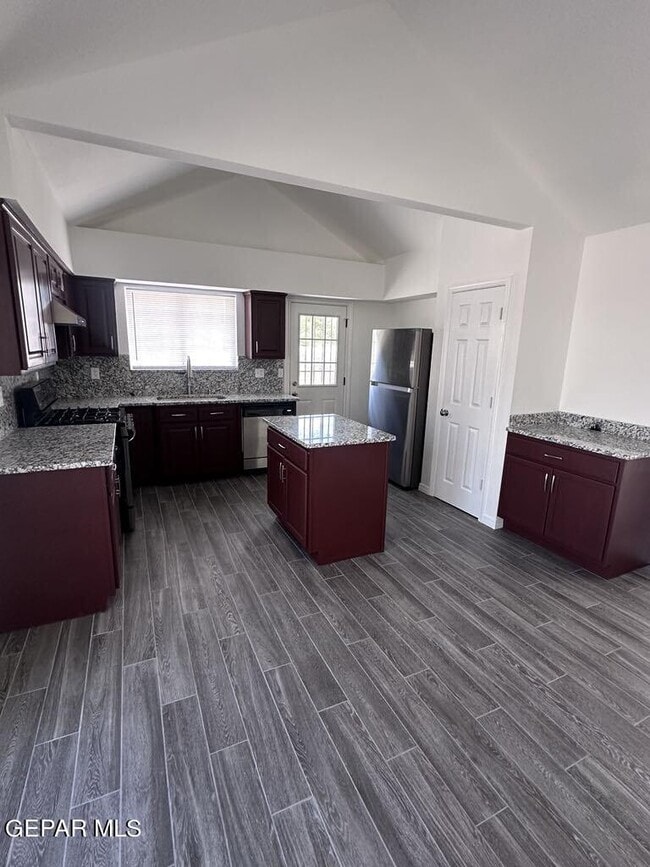 Photo - 5884 Doniphan Dr