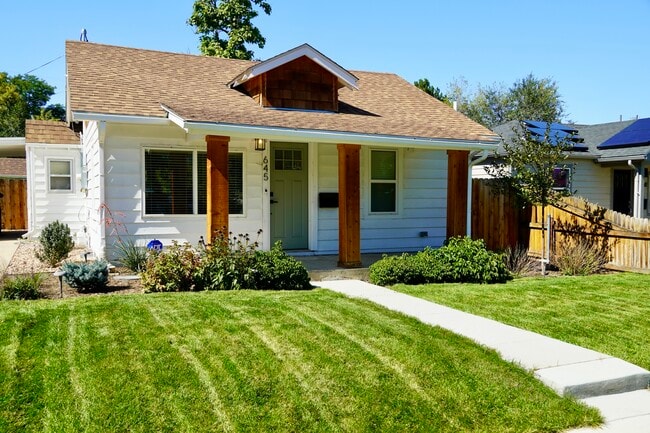 Photo - 645 Newton St
