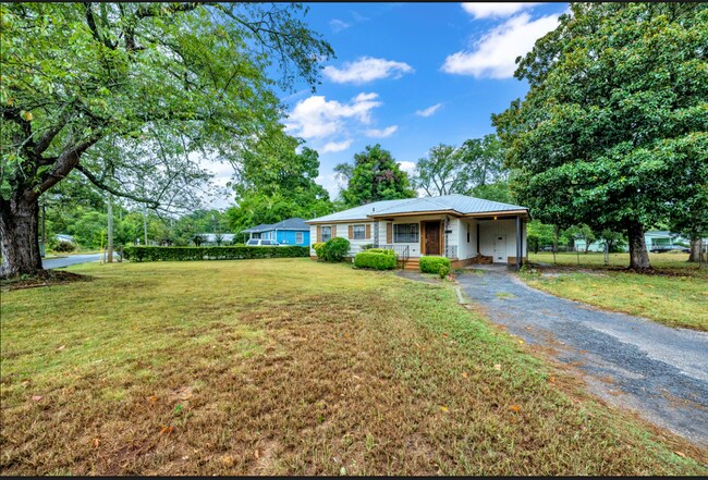 Photo - 1725 Mims St SW