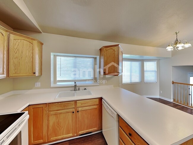 Photo - 1920 Sergeant Dr