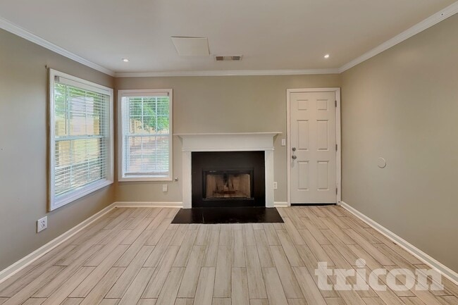 Photo - 1806 Dalton Way