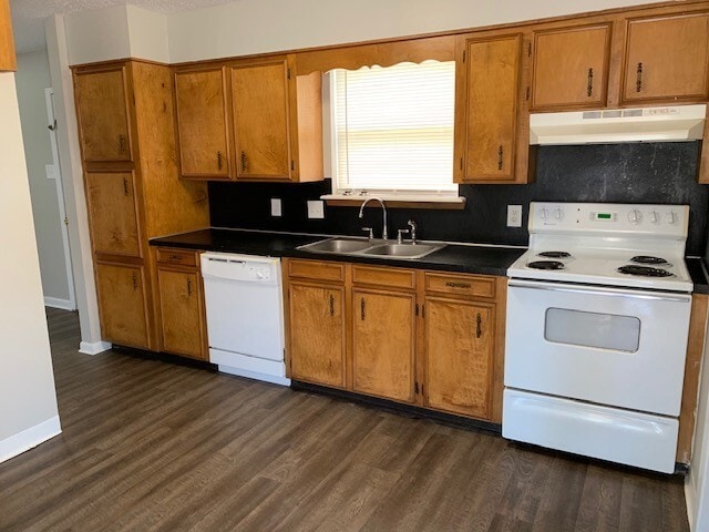 Photo - 303 Carriage Square Dr