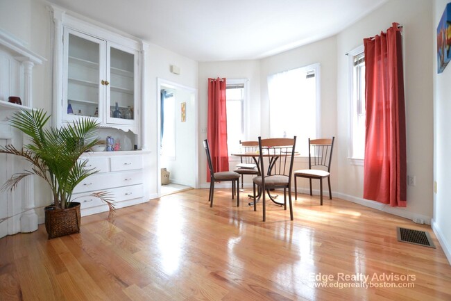 Photo - 66 Brooks St Apartments Unit 1