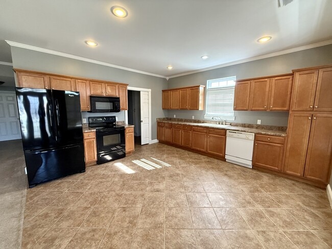 Photo - 98 Melrose Dr