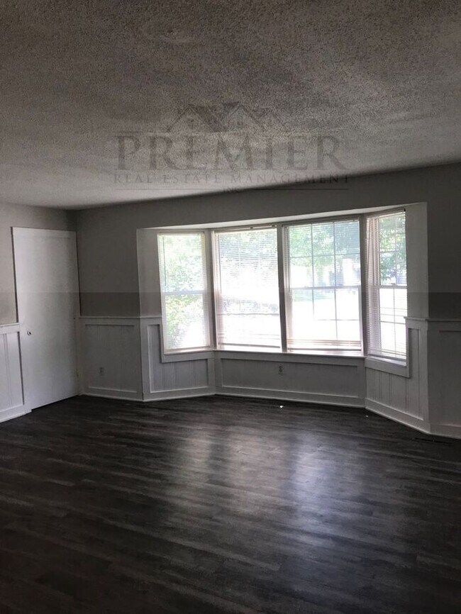 Photo - Charming 2 BED 1 BATH - NICE UPDATED INTER...
