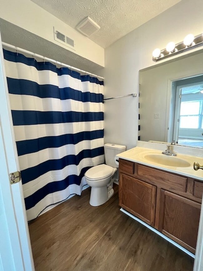 Photo - 2 Bedroom, 2 Bathroom with bonus room!