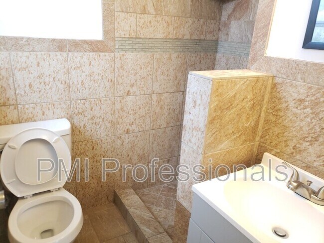 Photo - 528 Judd Dr Unit A