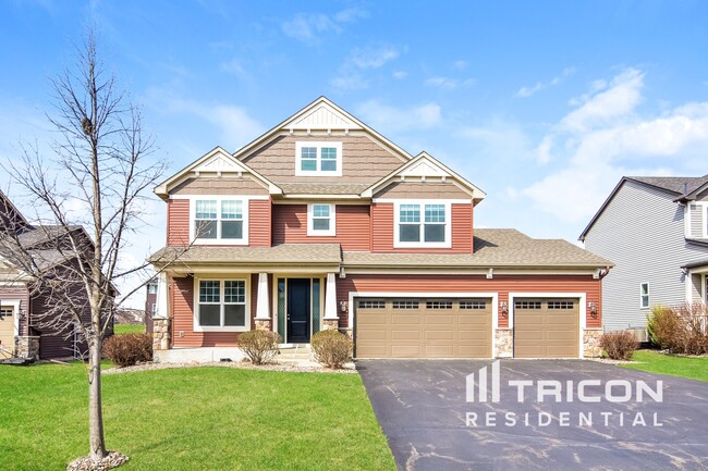 Photo - 1590 Edgebrook Ln House