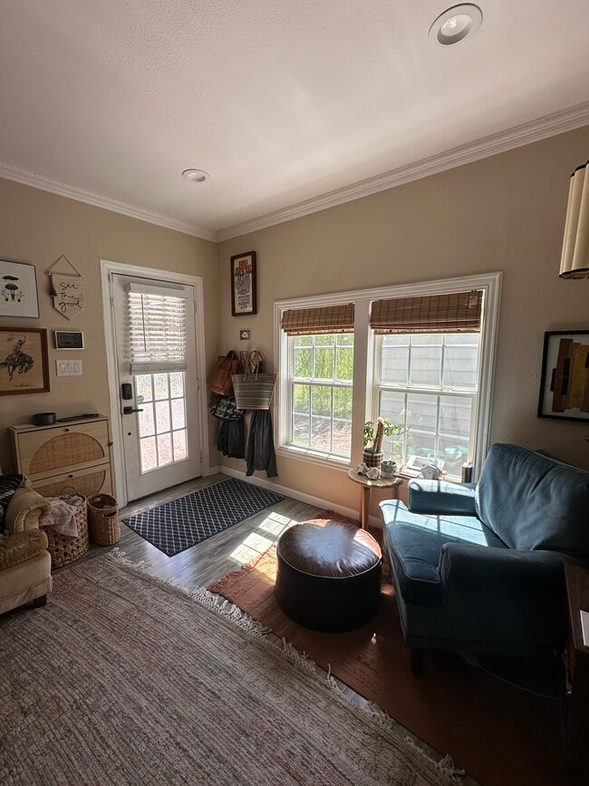 Photo - 849 N Third St