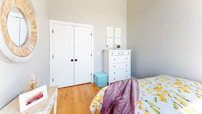 Photo - 1470 W Webster Ave Unit 204