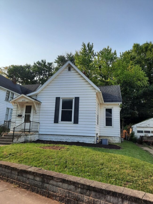 Building Photo - Lovely 3 bedroom 1 bath home