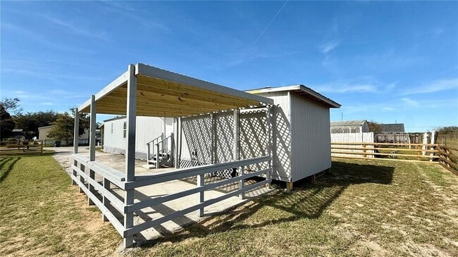 Photo - 639 Ellison Pkwy